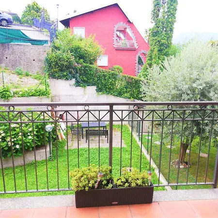 - Scintilla Di Διαμέρισμα Luino